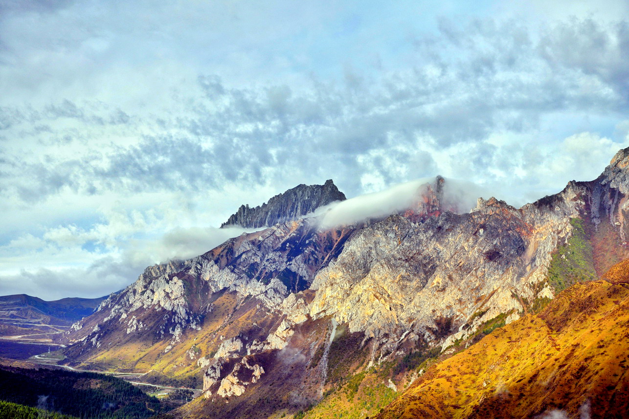 【实拍】旅途行摄：岷山主峰雪宝鼎下的瑰丽风光