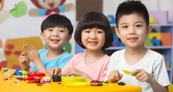 幼儿园小朋友视频大全1-3岁 bfb4399bdf2646f7b2a432cc6733e6fc.jpeg