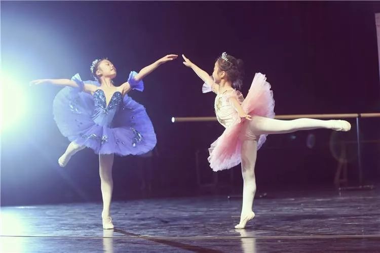 学生眼中的舞蹈老师VS舞蹈老师的内心想法