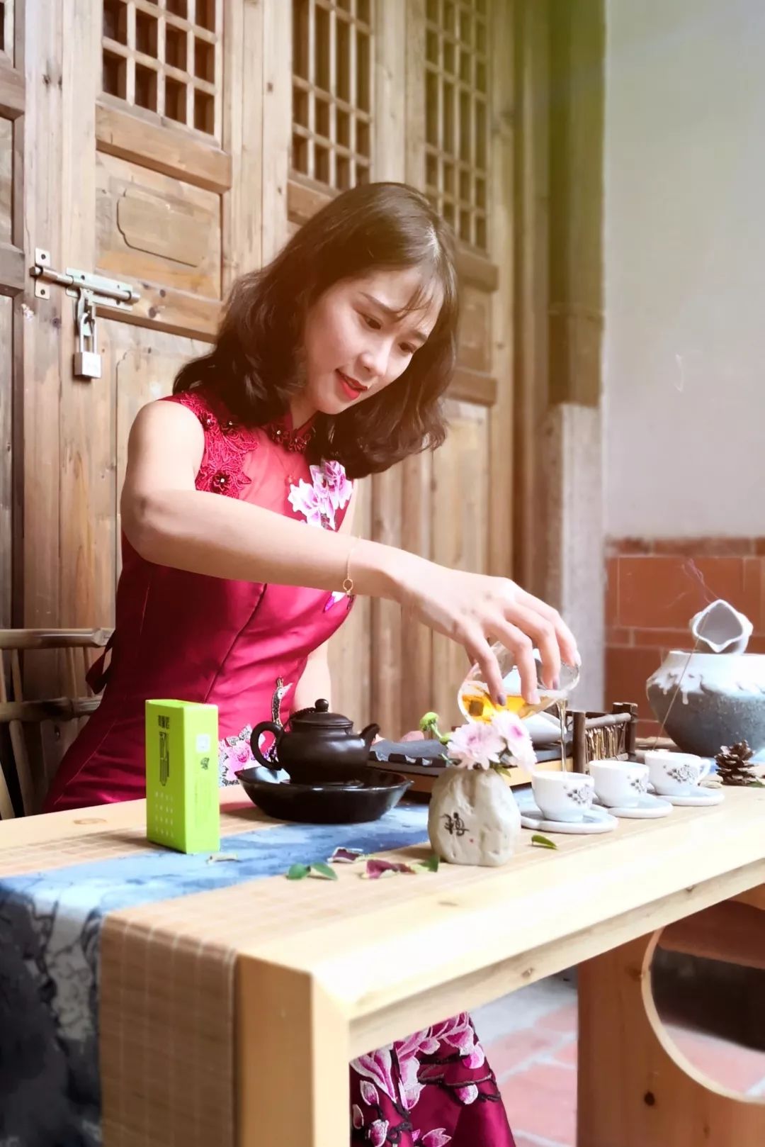 猜成语图片落日路_看图猜成语(2)