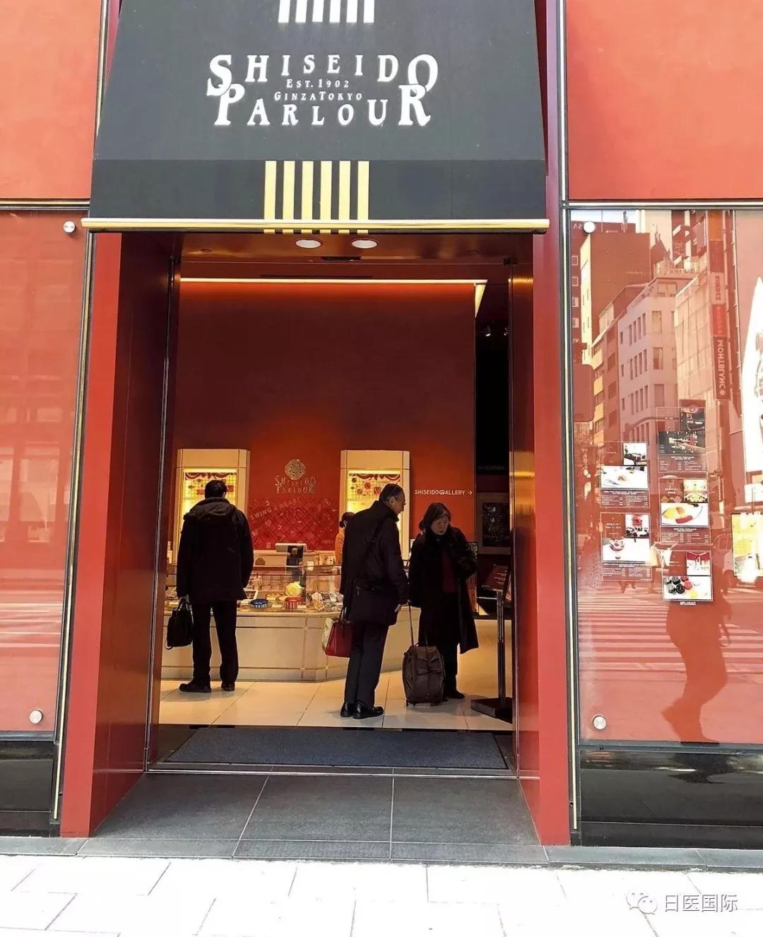 shiseido parlour全日本都有分店,但银座本店的手信款式特别丰富.