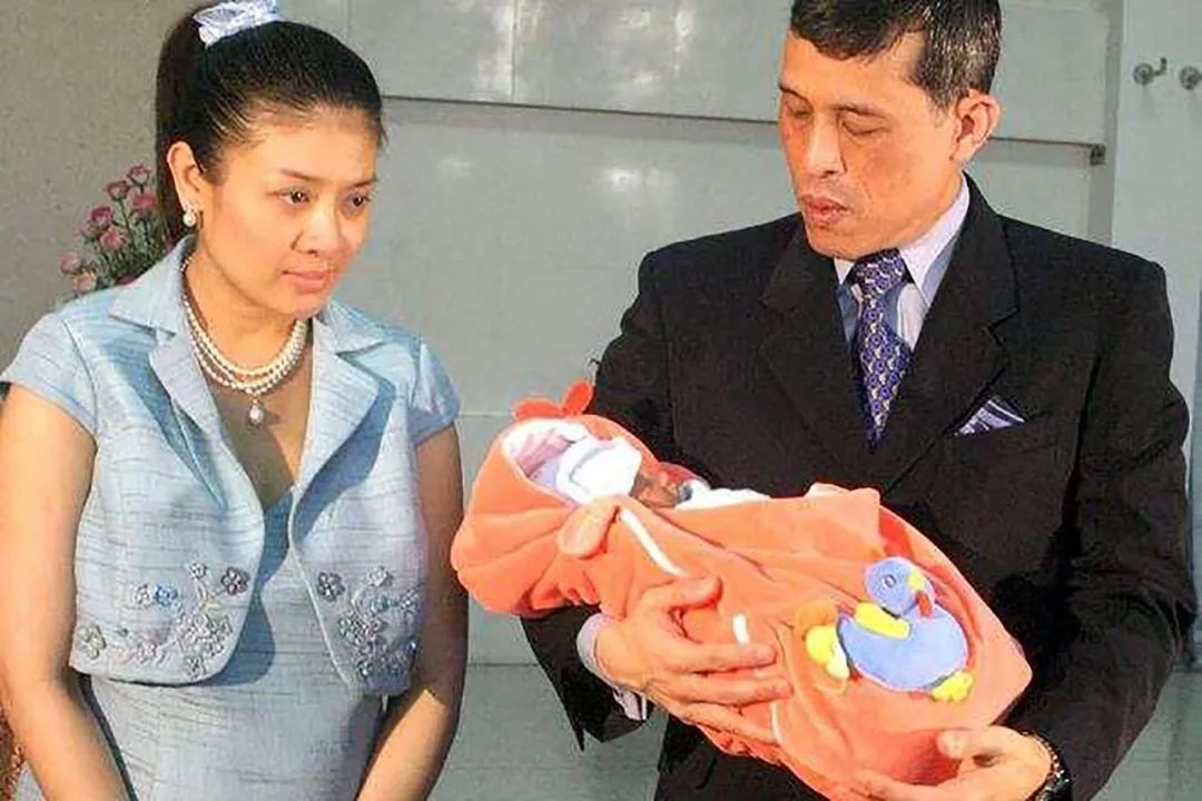 泰国国王最新消息西拉米 1cb209e01d1e4d419bdf348c9377f91c.jpeg