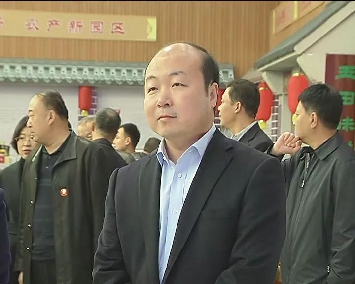 玉田县委副书记,县长田军威,县委副书记艾长征,副县长侯秀伟陪同观摩.