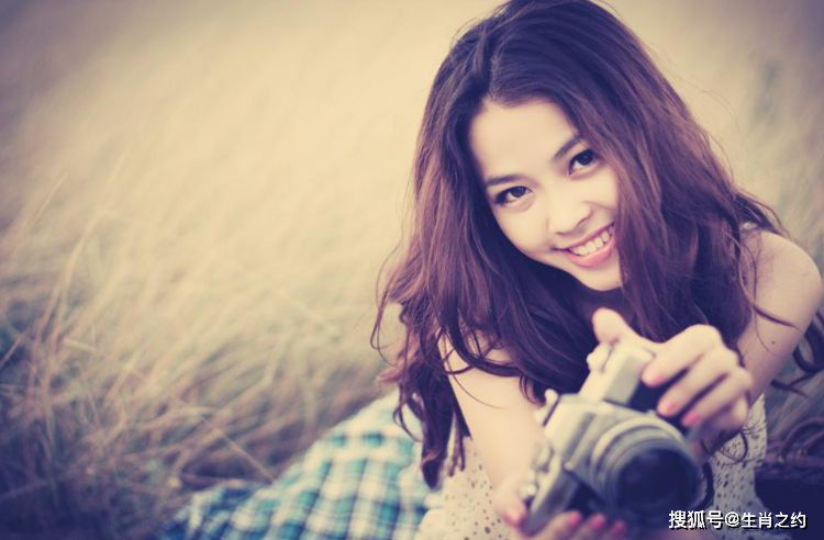 女孩怎么样才能改变自己的命运 20e89c02a0114af6adfd8544b3ed4e67.png