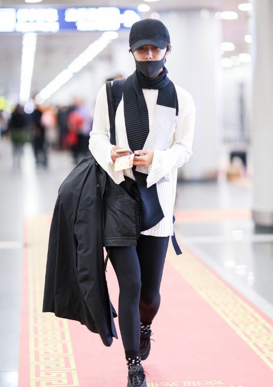 打底袜怎么穿是正确的 2eabe636fc4645c7bdad1aa5c24b1277.jpeg