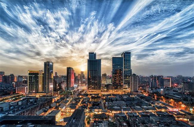 成都比杭州GDP高_2021年三季度GDP排名,杭州第八,成都第七,兩座城市您更愛誰