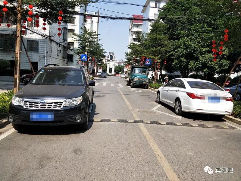 曝!宾阳这两小区乱停车现象严重,妨碍出行甚至危害安全