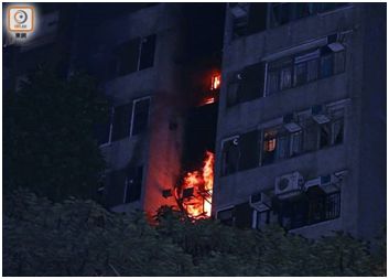 今天凌晨，香港住宅楼大火。