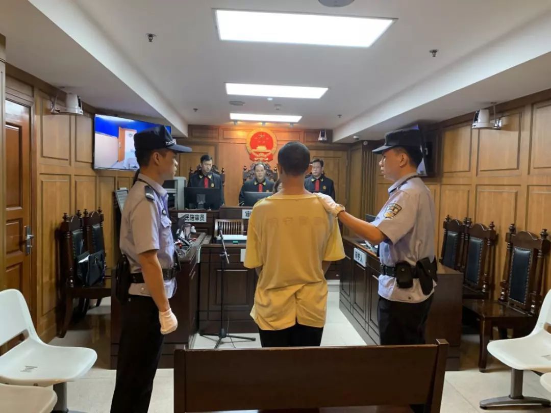 地铁站《乘客意见卡》留言炸地铁，广州男子获刑7个月