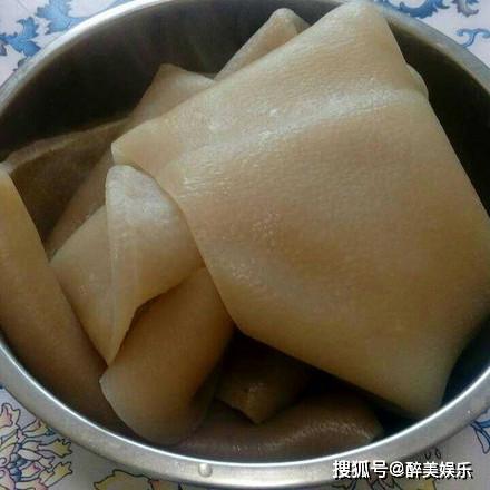 猪皮怎样去毛腥味 aabdeb8fe9ff4ff281ea94bc18179905.jpeg