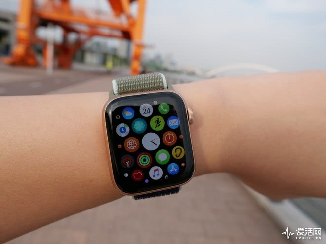 apple watch 5上市时间 b65f11c565924128a7ef64ebb57a912c.jpeg