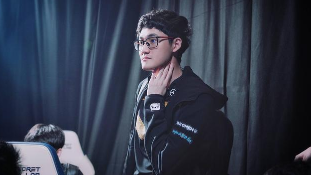 RNG打野卡萨直播确认将离队,两代野王先后离