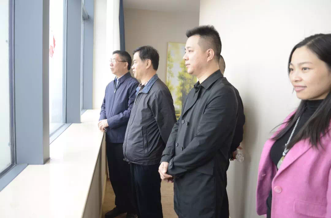 湖南省省政府现任副秘书长名单 e99dcb6af5f4483d81ae7ac9cde9ebcb.png