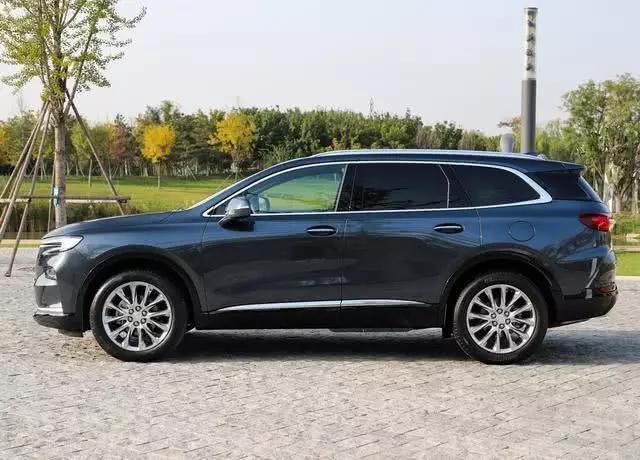 上汽通用别克昂科旗将在11月20日别克suv家族之夜上市,新车定位为中