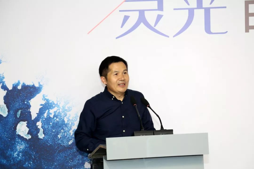 快讯白线灵光61白海雾凇创作展在深圳美术馆开幕