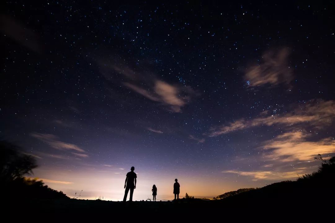 深夜星空闪亮,探寻宇宙,先从最基础的开始吧! 我们等你来寻!