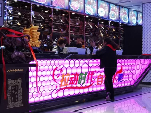 40人团建聚会适合去的地方 05ac458ea2dd4bd999bcfba0dd9560bd.jpeg