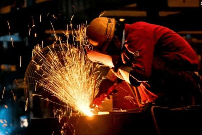 焊工| 电焊工安全作业规定有哪些?