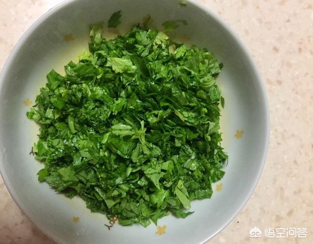 芹菜叶子怎么吃好呢 419cae2f44124de7bbd7533ee3bc5c4e.jpeg