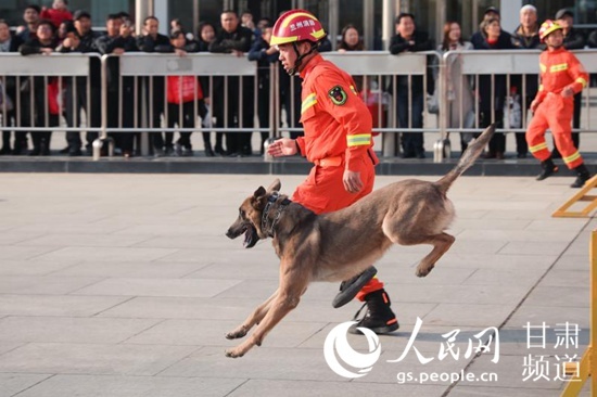 甘肃“119”消防宣传月启动“外卖小哥”成为消防宣传员