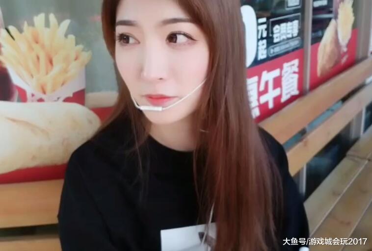 今日新闻直播间女主播 573d754db7184599a0cd80ba70560539.jpeg