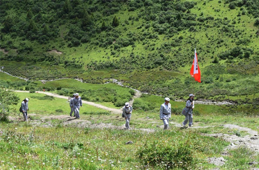 【阿坝旅游网】爬雪山,过草地——红军长征在阿坝!