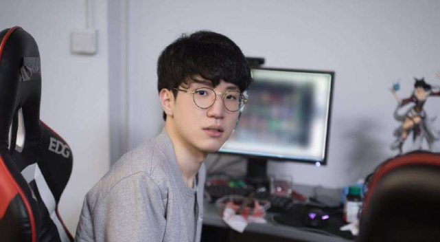 原创摄影师kenzi透露,将有韩援回lck做教练,这名韩援会是谁呢?