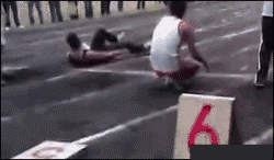 搞笑gif:我的摩托车,就这样的牺牲了!