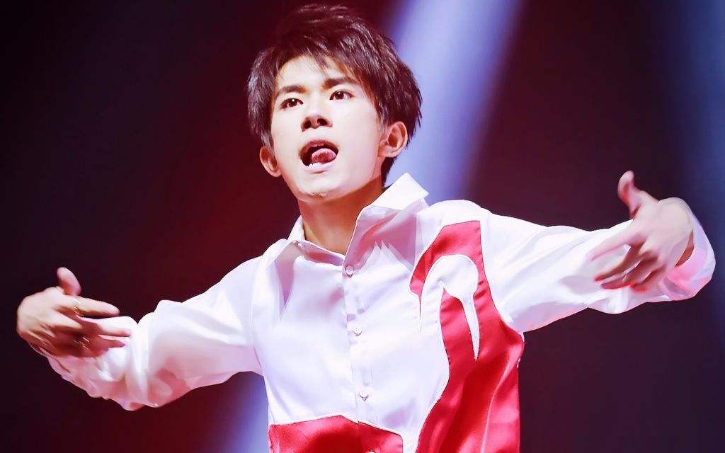 易烊千玺演唱会2019 e3f28e138c844689ab7cec139c10126e.jpeg