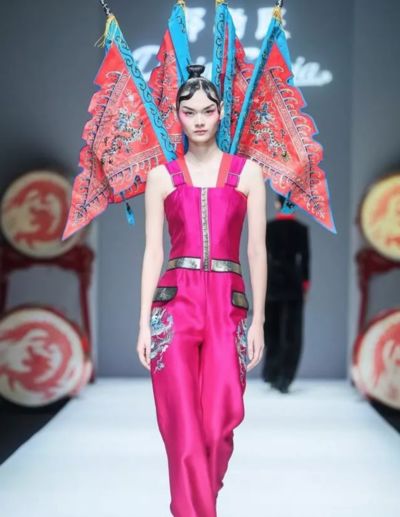 投票|中国国际时装周上这11个品牌的"中国风",你最喜欢哪个?