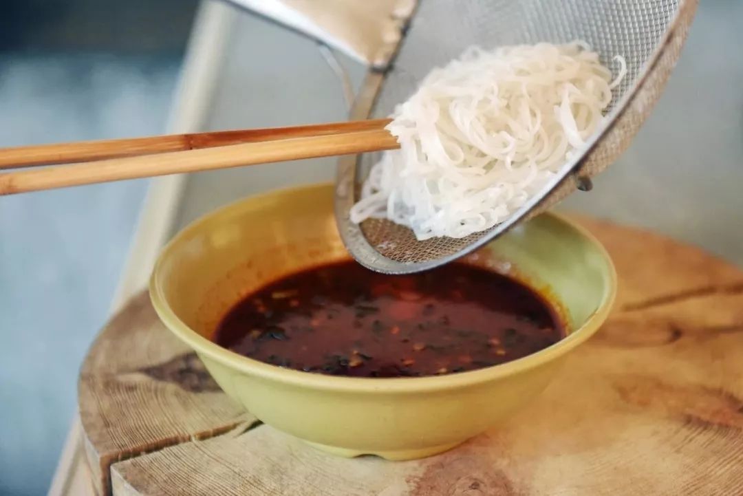 米粉汤汁的配方 3b5d4a9986d74c1da6604345f284fef4.jpeg