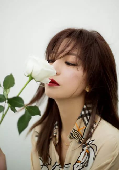 27岁的迪丽热巴老得像46岁!为什么她们都老的