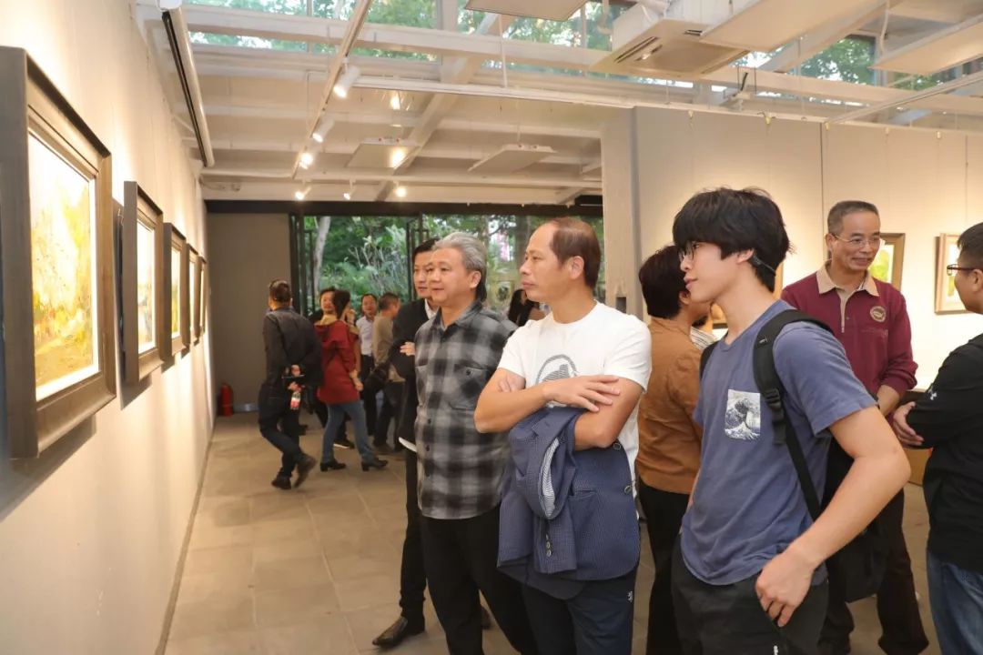 快讯诗意的阳光61丁松坚油画写生展在广州美院附中南楼展厅开幕