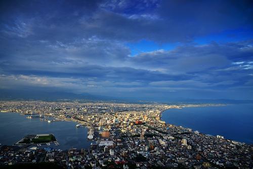 去日本旅游未必要坐飞机,也可选择乘游轮,但为