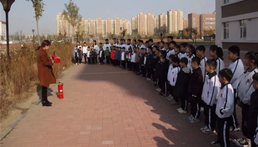 光正小学不忘初心安全在我心盘锦光正实验学校小学部安全教育主题活动