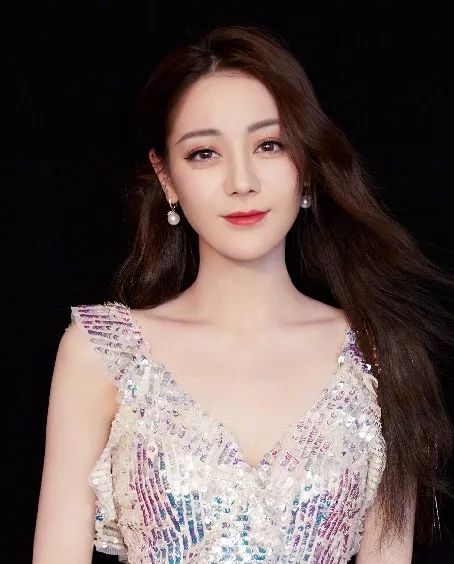 27岁的迪丽热巴老得像46岁!为什么她们都老的