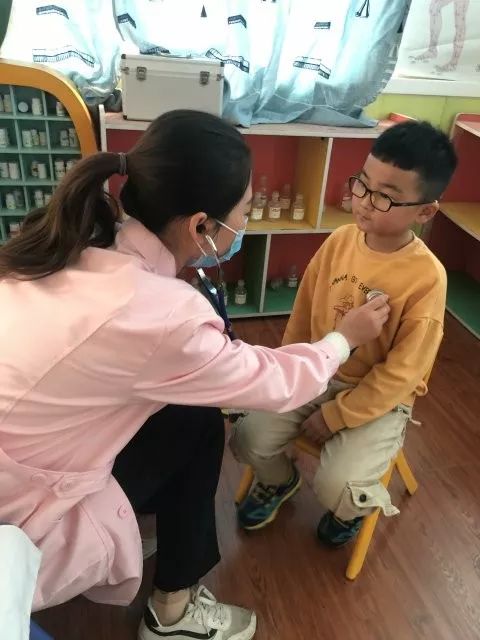 "关注成长,呵护健康"——七巧板幼儿园体检活动!
