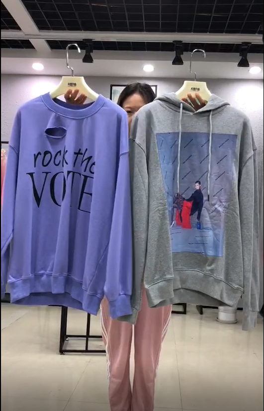 阿莱贝琳推出新款卫衣，可甜可酷，秋冬季这样穿，太时髦了(图5)