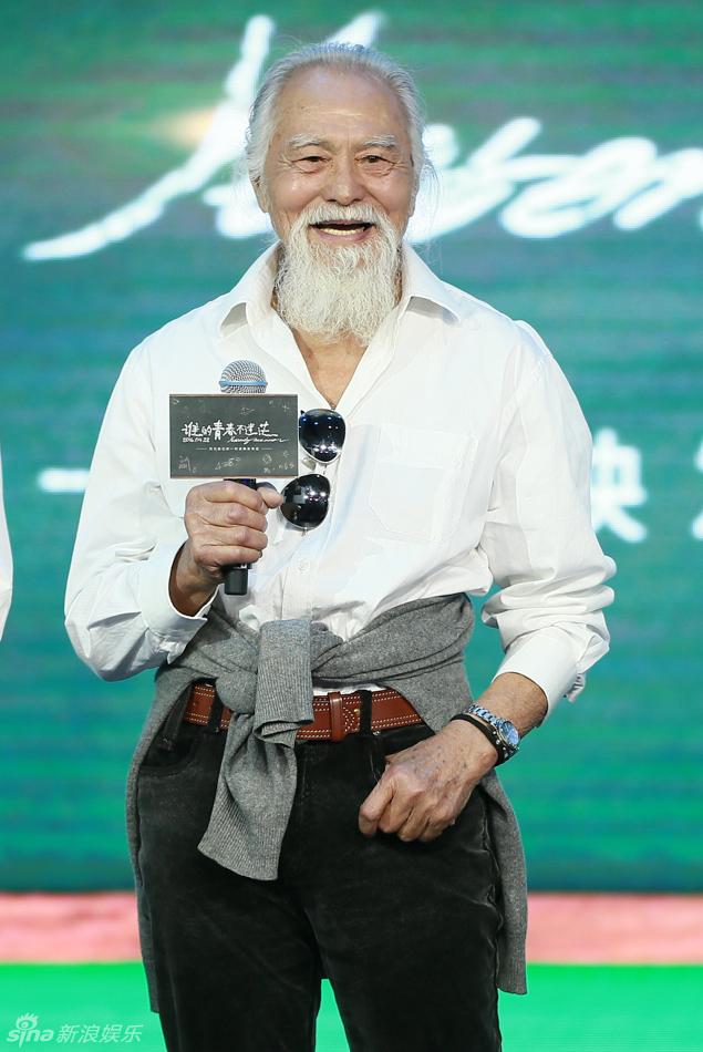 中国最帅老头王德顺83岁走t台与76岁妻子恩爱如热恋小伙
