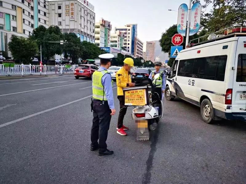 全市多名美团饿了么外卖员被实名曝光,交通违法行为太危险