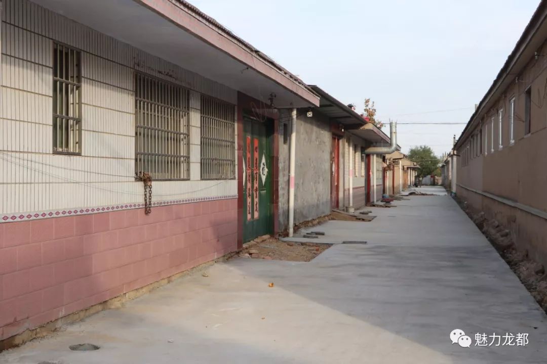 自今年"户户通"开工建设以来,谭家庄村投资154万元硬化村庄道路,上足