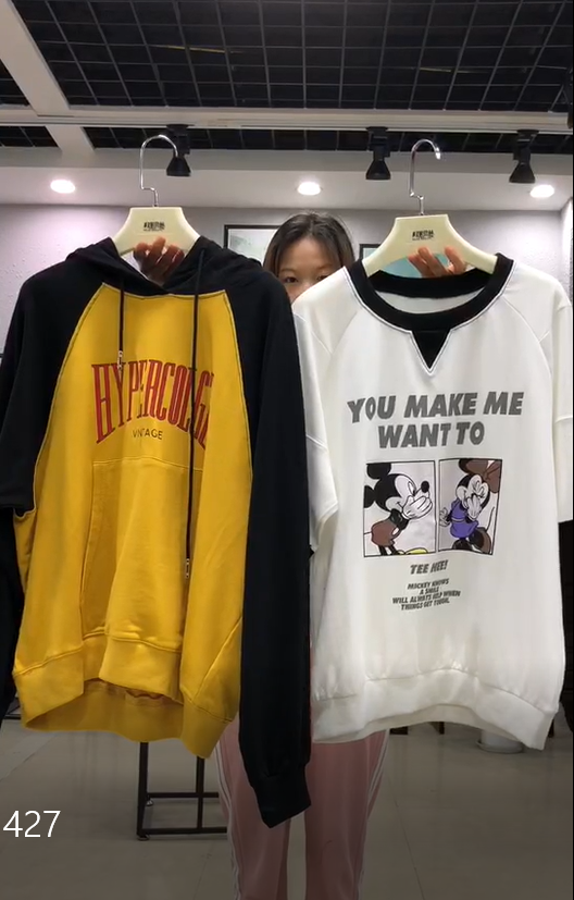 阿莱贝琳推出新款卫衣，可甜可酷，秋冬季这样穿，太时髦了(图6)