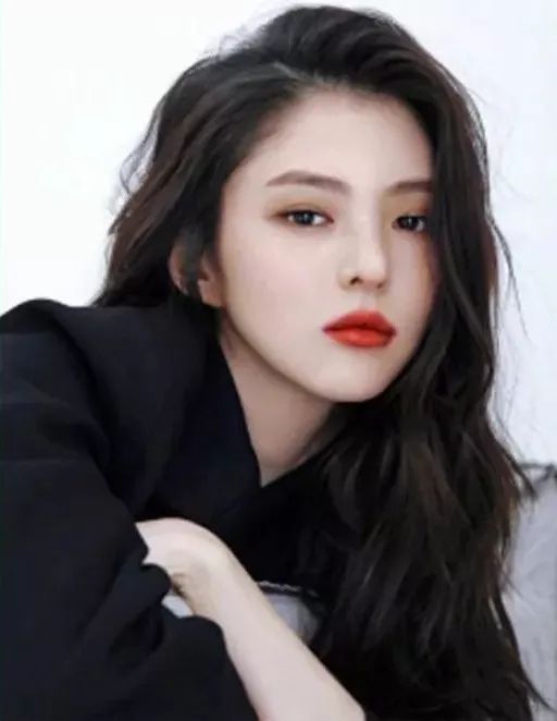 发型图片大全:发型选的对,脸型小一倍!最适合秋冬的卷发攻略来了!