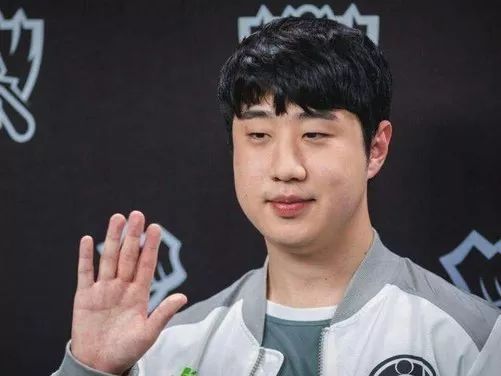 今日科技圈:冠军上单Duke将离开iG 华为nova6
