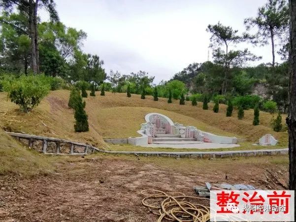 潮汕某地9座违规坟墓被清理