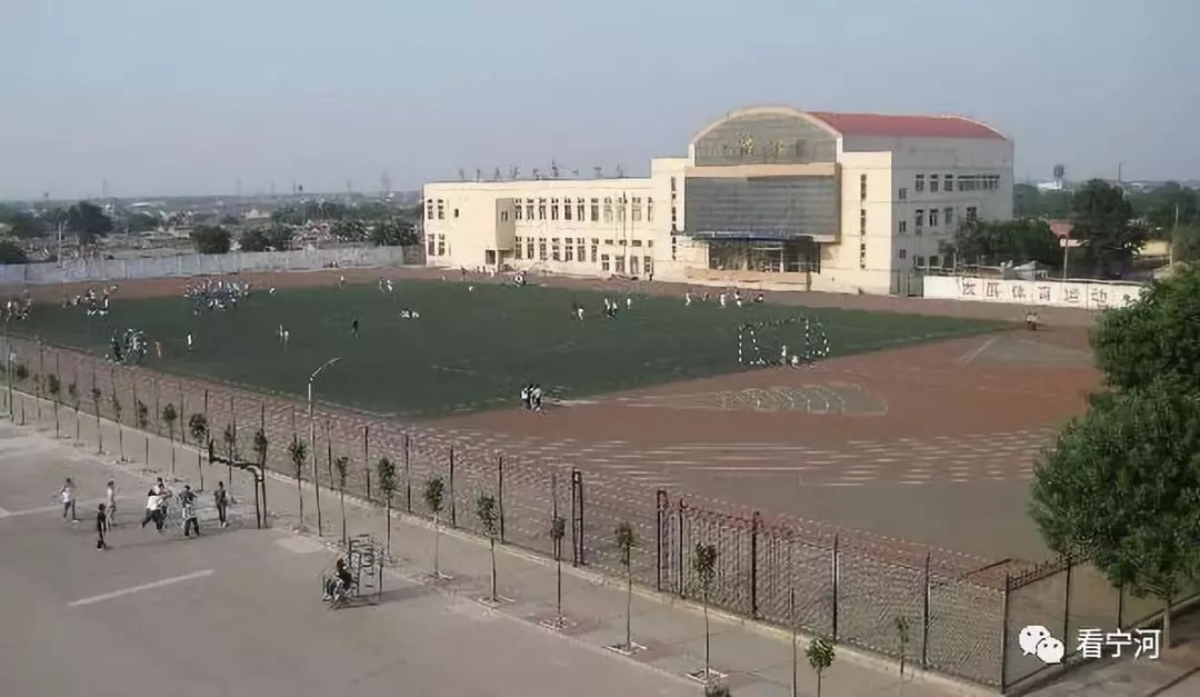 啥时搬宁河区芦台一中新校区是否全封闭精装修完成90还有已安装新风