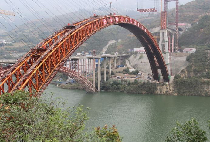 国内在建跨度最大的高铁无砟轨道拱桥—郑万高铁梅溪河双线特大桥主