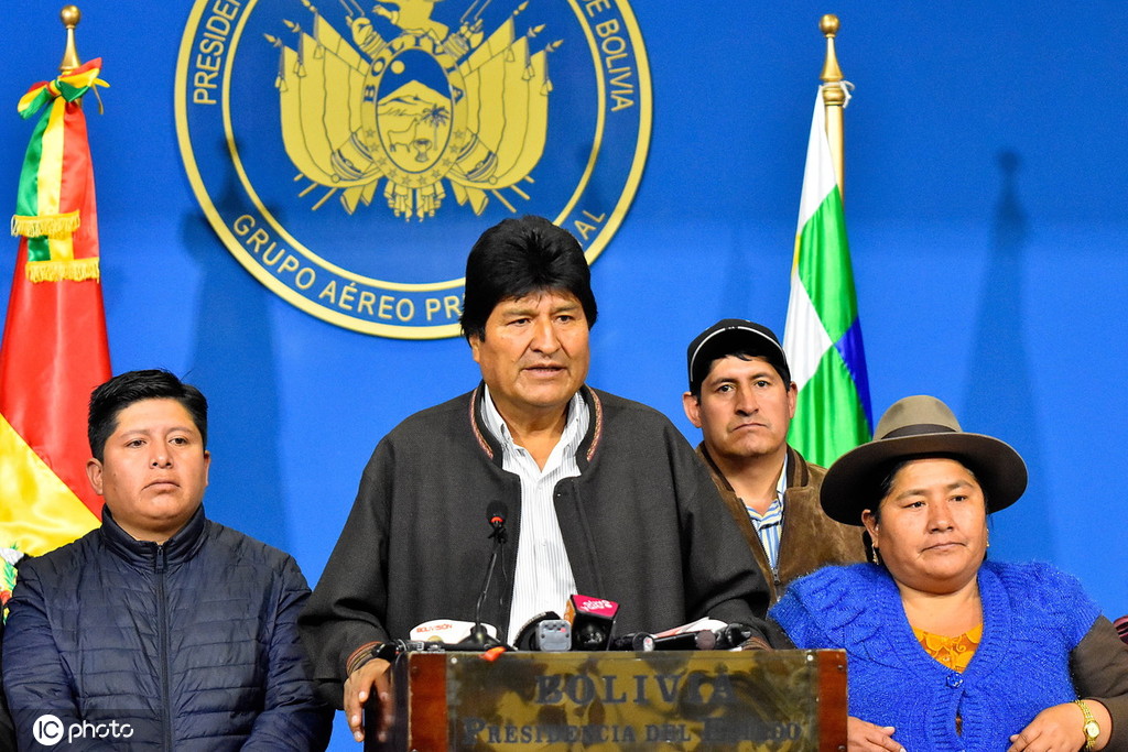 军方敦促后 玻利维亚总统莫拉莱斯辞职