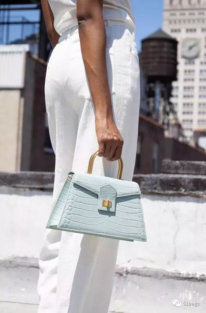 ���ֺð���| ��һ��С�ڰ���Ʒ��ո¶ͷ��:Apede Mod