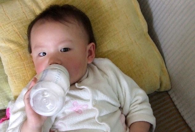 [每日说育儿知识]4岁男娃秋冬常喝这碗汤，孩子停止发育不长个，儿科医生：瞎胡闹